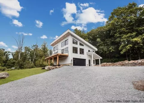 230 New Salem Rd, Kingston, NY 12401