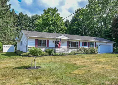 71 Pitcher Ln, Red Hook, NY 12571