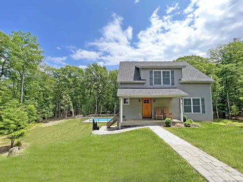 9 Magnolia, West Hurley, NY 12491