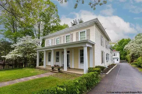54 W Bridge St, Saugerties, NY 12477