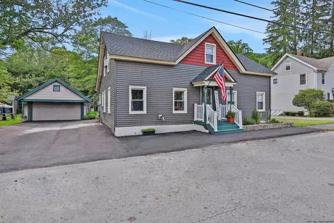 17 Maple Ave, Jeffersonville, NY 12748