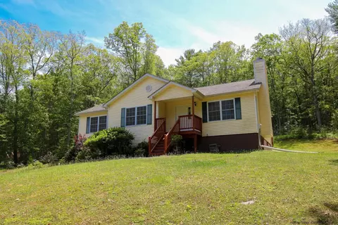 715 Peenpack Trl, Sparrow Bush, NY 12780