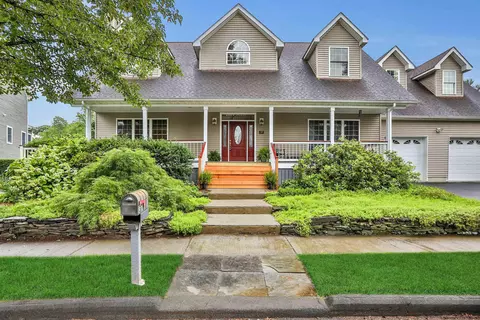 37 Stortini Dr, Rhinebeck, NY 12572