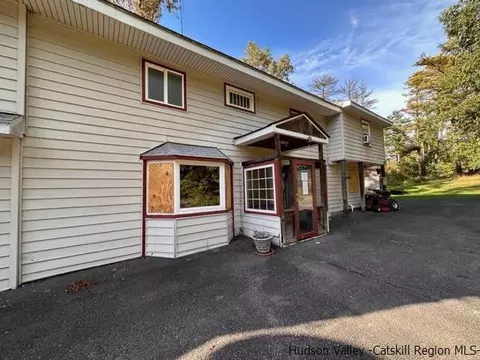 149 Serenity Dr, Saugerties, NY 12477