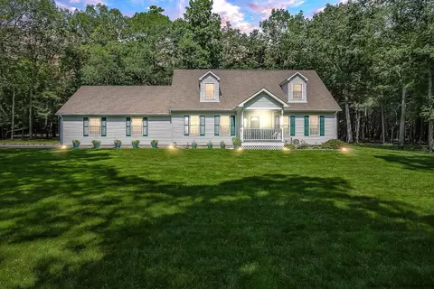 55 Mary Ann Ave, Saugerties, NY 12477