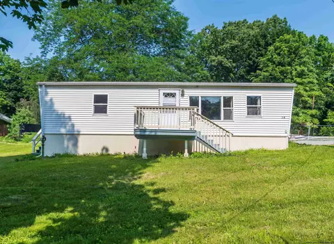 34 Grand St, Highland, NY 12528