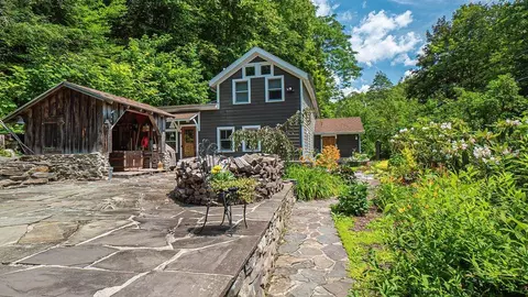 51 Hutchin Hill Rd, Bearsville, NY 12409