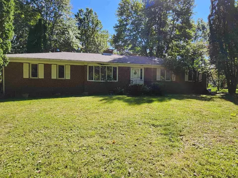 13 Pierce Ln, New Paltz, NY 12561