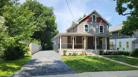 17 N Manheim Blvd, New Paltz, NY 12561