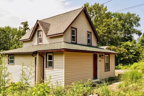 355 Crescent Ave, Highland, NY 12528