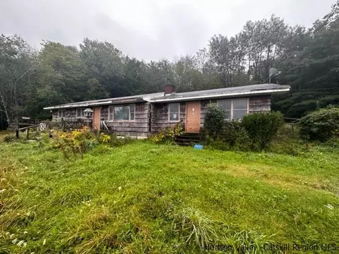 234 Schoolhouse Rd, West Lebanon, NY 12195