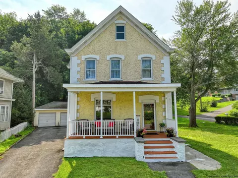 120 E Chester, Kingston, NY 12401