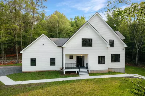 100 Frey Rd, Pine Bush, NY 12566