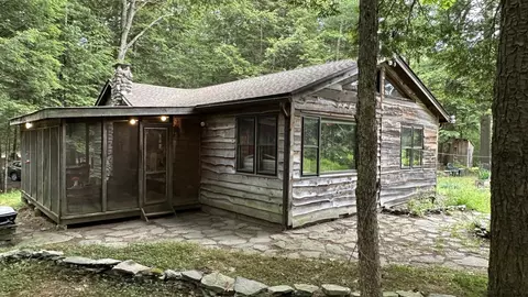 135 Schroon Hl, Kerhonkson, NY 12446