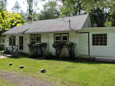 49 Mtn Vw, Woodstock, NY 12498