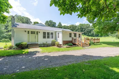 366 Old Stage Rd, Saugerties, NY 12477