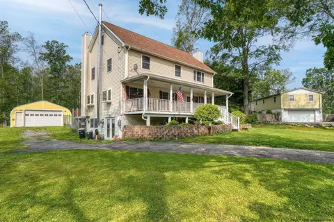 369 Awosting Rd, Pine Bush, NY 12566