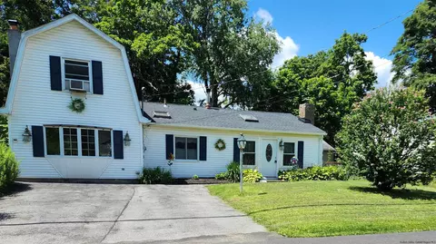 16 Center Rd, High Falls, NY 12440