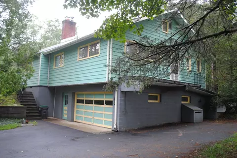 738 Blue Mtn Rd, Saugerties, NY 12477
