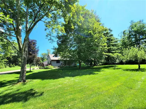 673 Acorn Hl, Olivebridge, NY 12461
