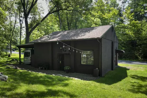 595 Swartekill, New Paltz, NY 12561