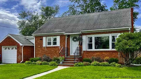 55 Harding Ave, Kingston, NY 12401
