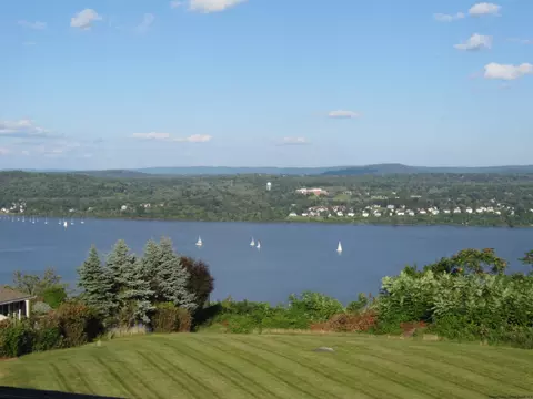 11 Francis St, Newburgh, NY 12550