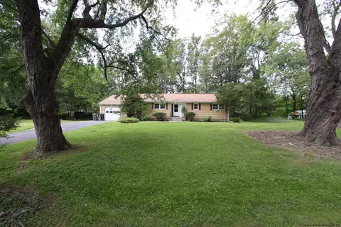 4 Fox Den, Saugerties, NY 12477