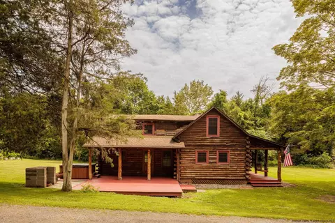 227 E Fallkill Rd, Hyde Park, NY 12538 photo 4