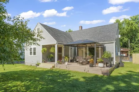 146 Hudson Ave, Chatham, NY 12037