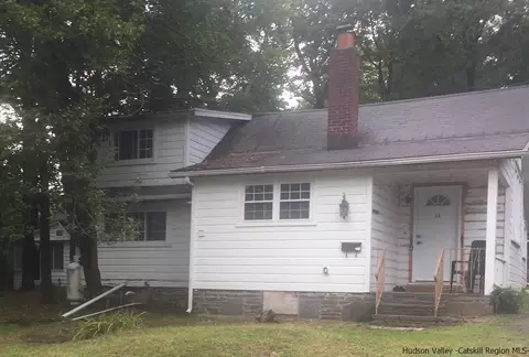16 Deming St, Woodstock, NY 12498
