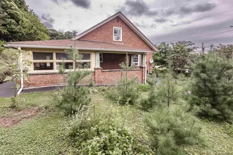 138 Elm St, Saugerties, NY 12477