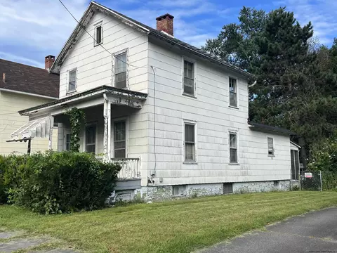 95 Pine Grv, Kingston, NY 12401