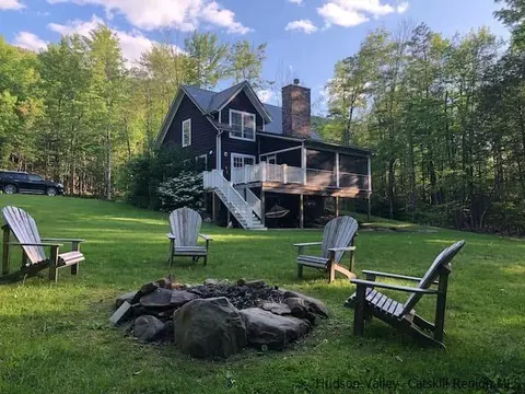 390 Coldbrook Rd, Bearsville, NY 12409