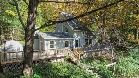 10 Four Wheel Dr, Willow, NY 12495