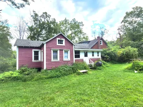 8 Lower Granite Rd, Kerhonkson, NY 12446