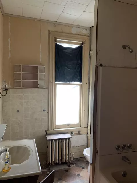 111 Downs St, Kingston, NY 12401 photo 22