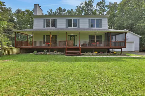44 Kleinekill Dr, New Paltz, NY 12561