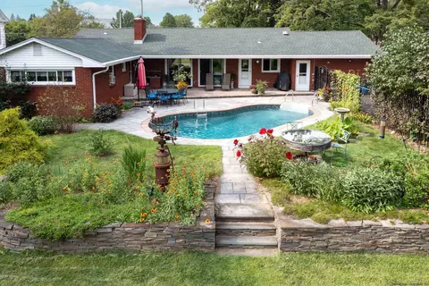 4 Main St, Saugerties, NY 12477