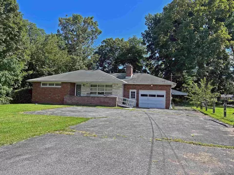 44 Brigham Ln, Lake Katrine, NY 12449