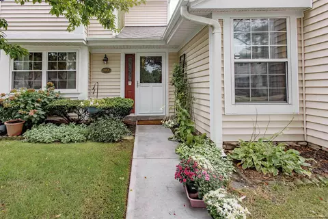 107 Penstock Ln, Lake Katrine, NY 12449