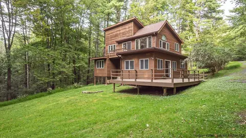 24 N Slope Rd, Boiceville, NY 12481