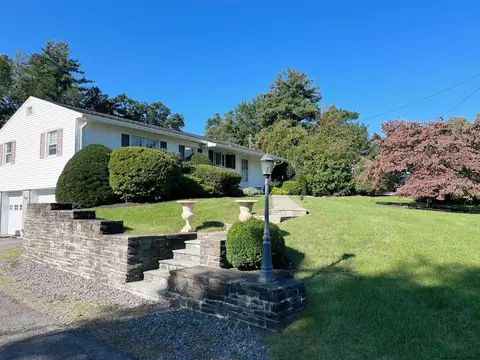 111 Conifer Ln, Hurley, NY 12443