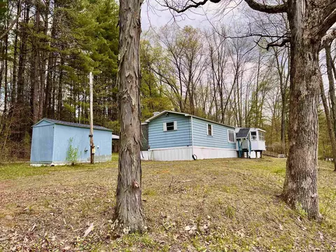 210 Clay Hl, Kerhonkson, NY 12446