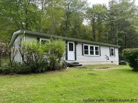 130 Guilford Schoolhouse Rd, Gardiner, NY 12525
