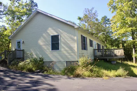 105 Addis Dr, Kerhonkson, NY 12446