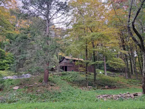 64 Huron Trl, Big Indian, NY 12410