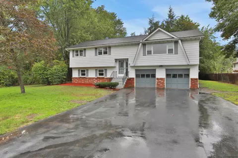 42 Kukuk Ln, Kingston, NY 12401
