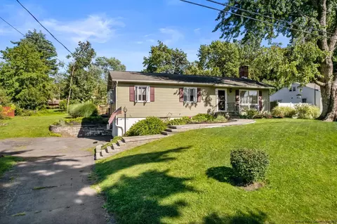 39 Clover St, West Hurley, NY 12491