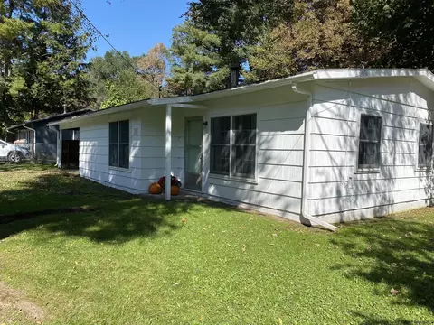 39 Overlook Dr, Woodstock, NY 12498